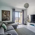 14th Floor Panoramic View Апартаменты Адехе