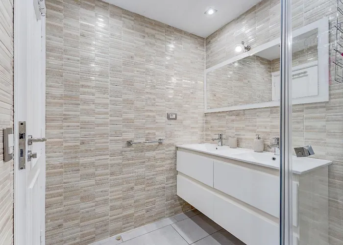 14th Floor Panoramic View * アデヘ