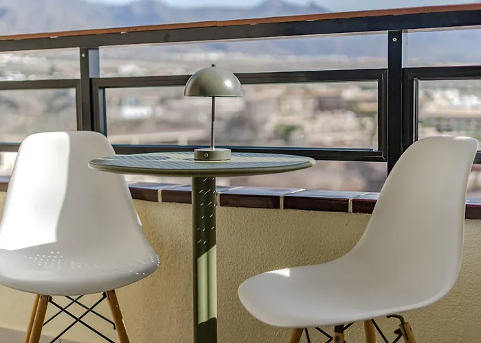 14th Floor Panoramic View * アデヘ